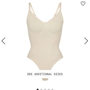 SKIMS bodysuits seamless sculpt thong bodysuit sand XS  Item 3024